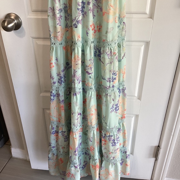 Dress - Picture 3 of 8